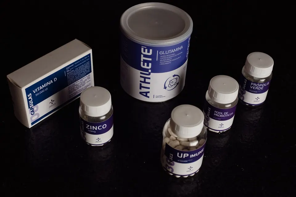 Variedad de suplementos y vitaminas